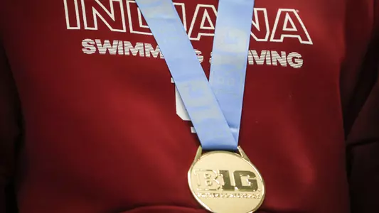 IUSD gold medal v B1G