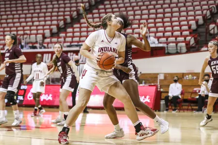 BLOOMINGTON, IN - NOVEMBER 25, 2020 - center Arielle Wisne #25 of the Indiana Hoosiers during the game against the Eastern Kentucky Colonels and the Indiana Hoosiers at Simon Skjodt Assembly Hall in Bloomington, IN. Photo By Missy Minear/Indiana Hoosiers