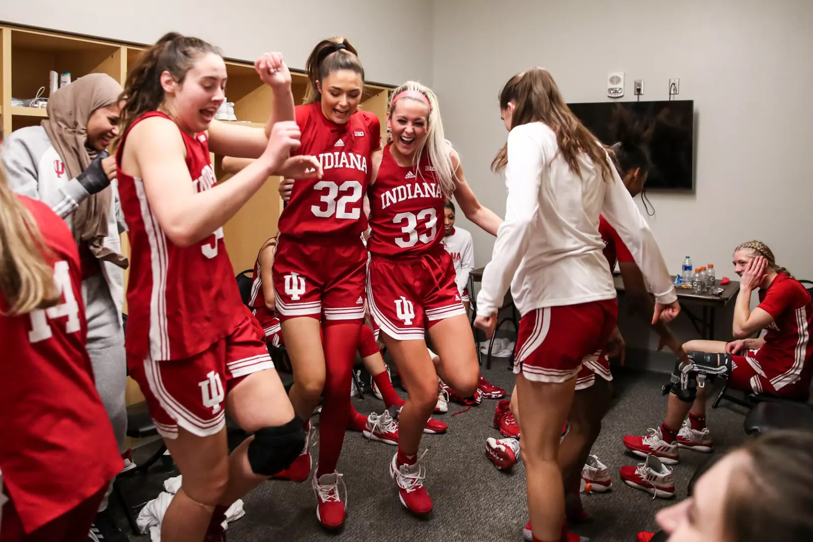 BLOOMINGTON, IN - November 14, 2022 - forward Alyssa Geary #32 of the Indiana Hoosiers and guard Sydney Parrish #33 of the Indiana Hoosiers during the game between the Tennessee Lady Vols and the Indiana Hoosiers at Simon Skjodt Assembly Hall in Bloomington, IN. Photo By Gracie Farrall\Indiana Athletics