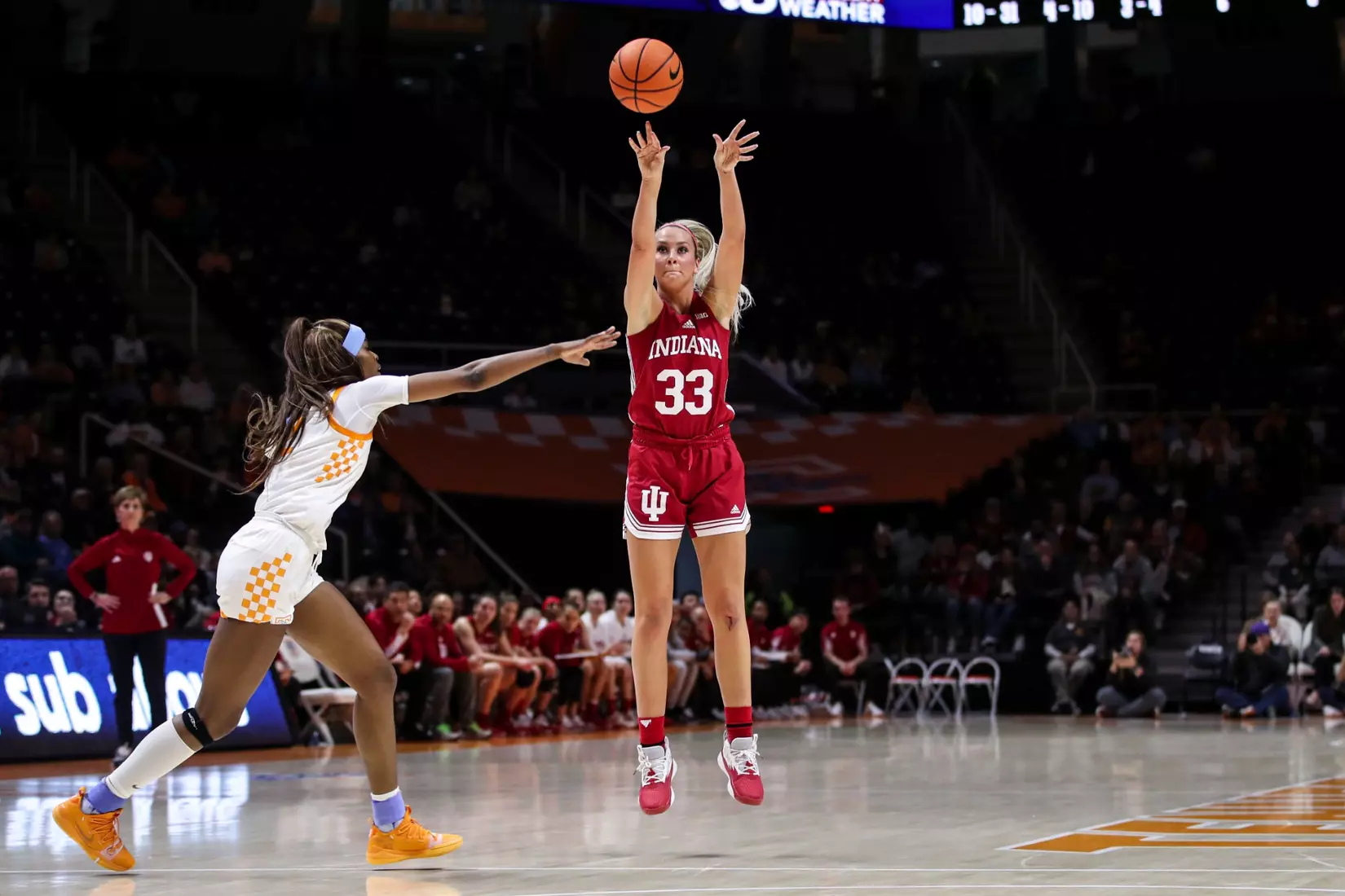 BLOOMINGTON, IN - November 14, 2022 - guard Sydney Parrish #33 of the Indiana Hoosiers during the game between the Tennessee Lady Vols and the Indiana Hoosiers at Simon Skjodt Assembly Hall in Bloomington, IN. Photo By Gracie Farrall\Indiana Athletics