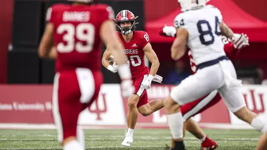BLOOMINGTON, IN - NOVEMBER 05, 2022 - Connor Delp #80 of the Indiana Hoosiers during the game between the Penn Nittany Lions and the Indiana Hoosiers at Memorial Stadium in Bloomington, IN. Photo By Andrew Mascharka/Indiana Athletics