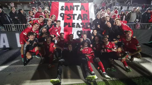BLOOMINGTON, IN - December 09, 2022 - \msoc arriving at the team hotel in Cary, NC. Photo By \CXD#2\