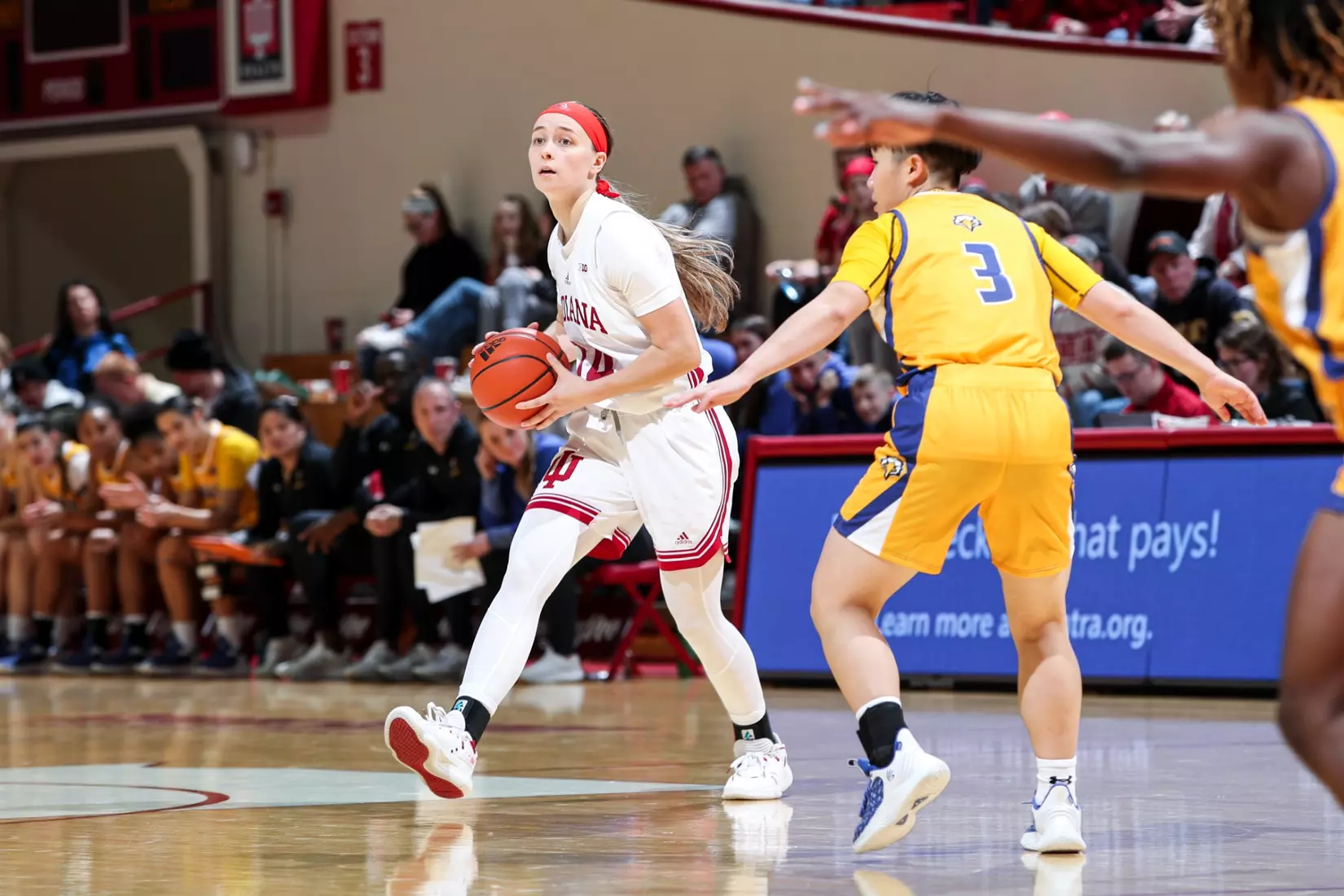 BLOOMINGTON, IN - December 18, 2022 - guard Sara Scalia #14 of the Indiana Hoosiers during the game between the Morehead State Eagles and the Indiana Hoosiers at Simon Skjodt Assembly Hall in Bloomington, IN. Photo By Andrew Mascharka/Indiana Athletics