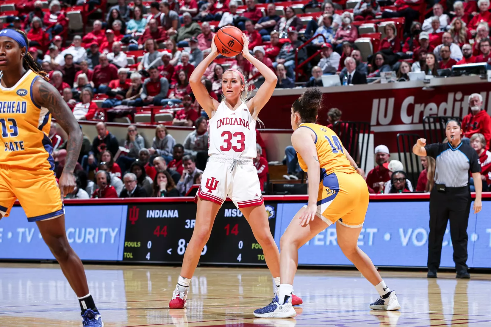 BLOOMINGTON, IN - December 18, 2022 - guard Sydney Parrish #33 of the Indiana Hoosiers during the game between the Morehead State Eagles and the Indiana Hoosiers at Simon Skjodt Assembly Hall in Bloomington, IN. Photo By Andrew Mascharka/Indiana Athletics