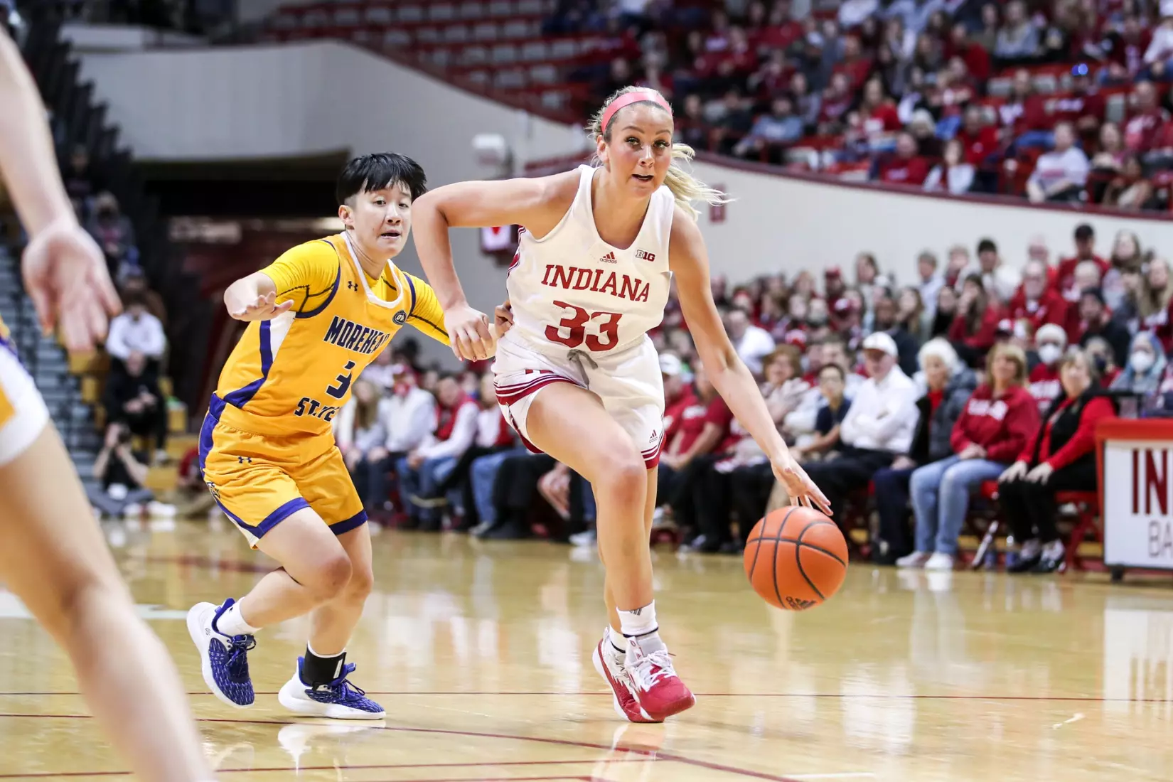 BLOOMINGTON, IN - December 18, 2022 - guard Sydney Parrish #33 of the Indiana Hoosiers during the game between the Morehead State Eagles and the Indiana Hoosiers at Simon Skjodt Assembly Hall in Bloomington, IN. Photo By Pearson Georges/Indiana Athletics