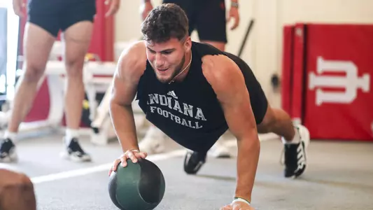 BLOOMINGTON, IN - June 08, 2022 - tight end AJ Barner #88 of the Indiana Hoosiers of the Indiana Hoosiers during summer lift at Memorial Stadium in Bloomington, IN. Photo By Gracie Farrall\ Indiana Athletics