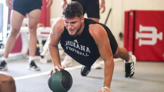 BLOOMINGTON, IN - June 08, 2022 - tight end AJ Barner #88 of the Indiana Hoosiers of the Indiana Hoosiers during summer lift at Memorial Stadium in Bloomington, IN. Photo By Gracie Farrall\ Indiana Athletics