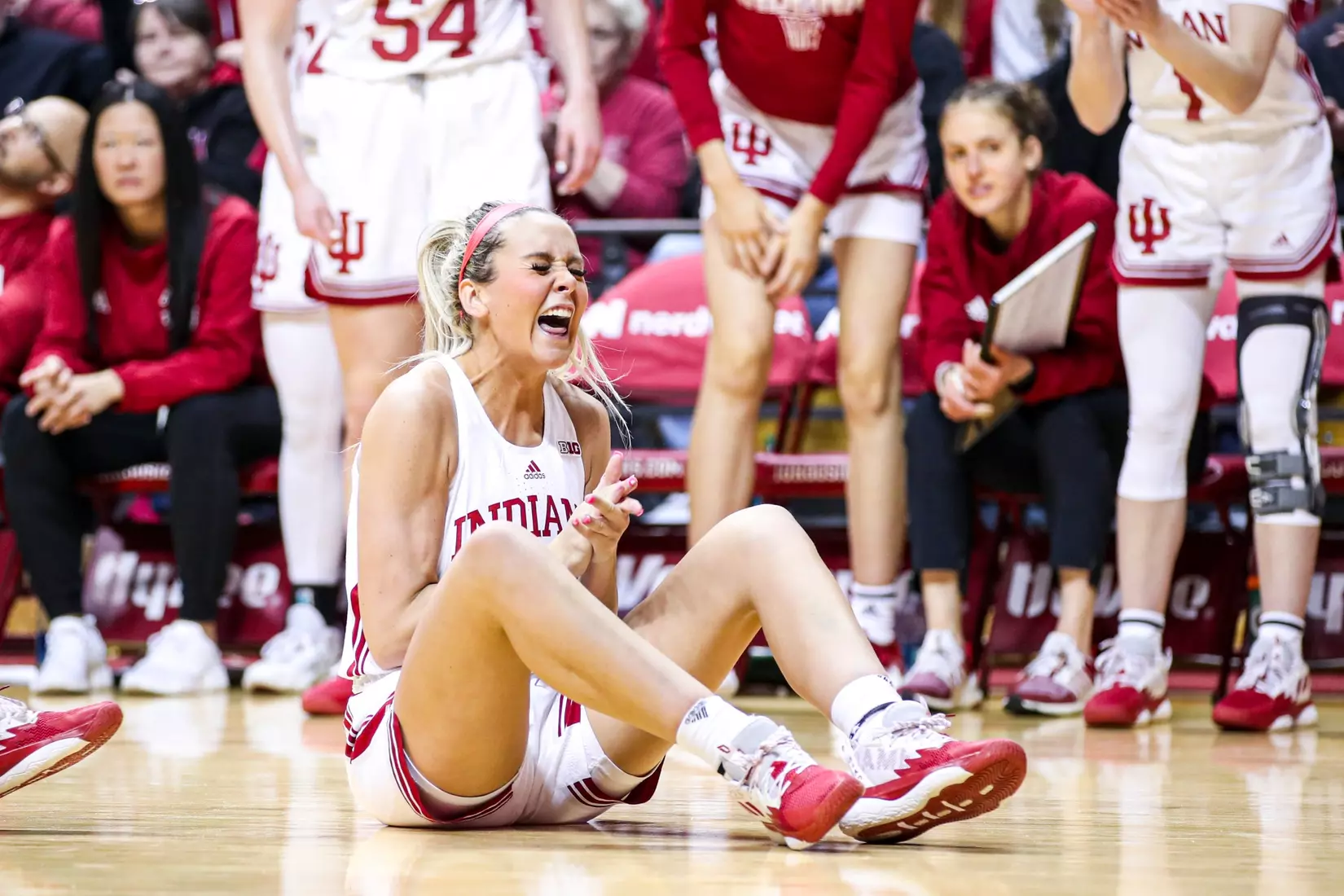 BLOOMINGTON, IN - January 26, 2023 - guard Sydney Parrish #33 of the Indiana Hoosiers during the game between the Ohio State Buckeyes and the Indiana Hoosiers at Simon Skjodt Assembly Hall in Bloomington, IN. Photo By \GHF#2\