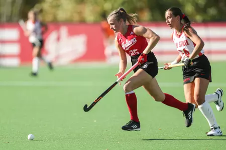 BLOOMINGTON, IN - October 21, 2022 - midfielder Maggie Carter #25 of the Indiana Hoosiers during the game between the Ohio State Buckeyes and the Indiana Hoosiers at Deborah Tobias Field in Bloomington, IN. Photo By Kamaron Farver\Indiana Athletics
