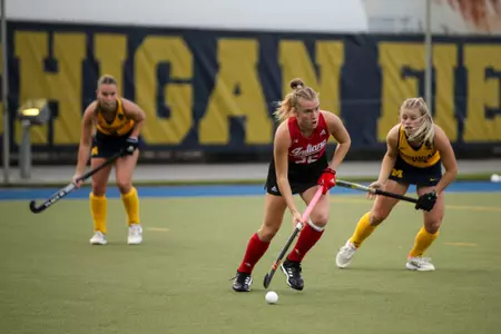 ANN ARBOR, MI - October 14, 2022 - midfielder Maggie Carter #25 of the Indiana Hoosiers during the game between the Michigan Wolverines and the Indiana Hoosiers at Ocker Field in Ann Arbor, MI. Photo By Sammy Nance/Indiana Athletics