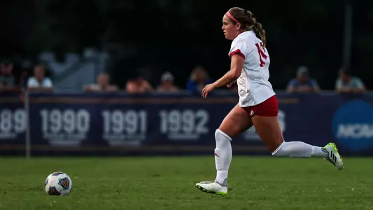 BLOOMINGTON, IN - August 27, 2023 - midfielder Elle Britt #10 of the Indiana Hoosiers during the game between the Evansville Purple Aces and the Indiana Hoosiers at Bill Armstrong Stadium in Bloomington, IN. Photo By Gretta Cohoon/Indiana Athletics