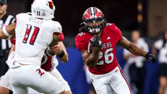 INDIANAPOLIS, IN - September 16, 2023 - running back Josh Henderson #26 of the Indiana Hoosiers during the game between the Louisville Cardinals and the Indiana Hoosiers at Lucas Oil Stadium in Indianapolis, IN. Photo By Andrew Mascharka/Indiana Athletics