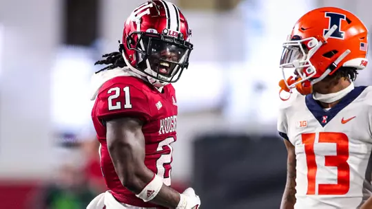 BLOOMINGTON, IN - SEPTEMBER 02, 2022 - defensive back Noah Pierre #21 of the Indiana Hoosiers during the game between the Illinois Fighting Illini and the Indiana Hoosiers at Memorial Stadium in Bloomington, IN. Photo By Andrew Mascharka/Indiana Athletics