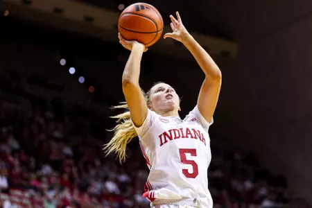 BLOOMINGTON, IN - November 09, 2023 - guard Lenée Beaumont #5 of the Indiana Hoosiers during the game between the Eastern Illinois Panthers and the Indiana Hoosiers at Simon Skjodt Assembly Hall in Bloomington, IN. Photo By Gretta Cohoon/Indiana Athletics