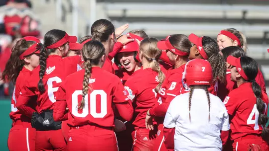 Softball - Taryn Kern HR Celebration
