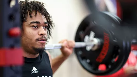 BLOOMINGTON, IN - January 18, 2023 - running back Josh Henderson #26 of the Indiana Hoosiers during lift at Memorial Stadium in Bloomington, IN. Photo By Andrew Mascharka/Indiana Athletics