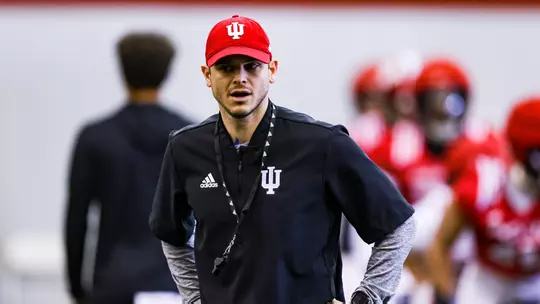 BLOOMINGTON, IN - March 04, 2023 - Indiana Hoosiers Co-Defensive Coordinator/Safeties Coach Matt Guerrieri during practice at Memorial Stadium in Bloomington, IN. Photo By Gracie Farrall/Indiana Athletics