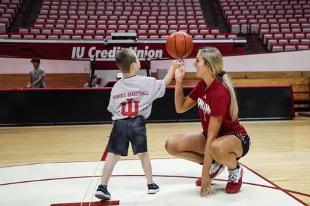 BLOOMINGTON, IN - October 22, 2022 - guard Sydney Parrish #33 of the Indiana Hoosiers during Candy Stripe Crew Day at Simon Skjodt Assembly Hall in Bloomington, IN. Photo By Trent Barnhart/Indiana Athletics