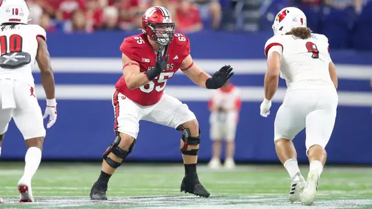INDIANAPOLIS, IN - September 16, 2023 - offensive lineman Carter Smith #65 of the Indiana Hoosiers during the game between the Louisville Cardinals and the Indiana Hoosiers at Lucas Oil Stadium in Indianapolis, IN. Photo By Sammy Nance/Indiana Athletics