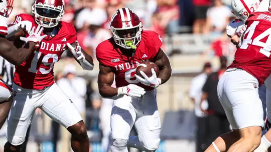 BLOOMINGTON, IN - October 19, 2024 - running back Justice Ellison #6 of the Indiana Hoosiers during the game between the Indiana Hoosiers and the Nebraska Cornhuskers at Memorial Stadium in Bloomington, Indiana. Photo By Trent Barnhart/Indiana Athletics
