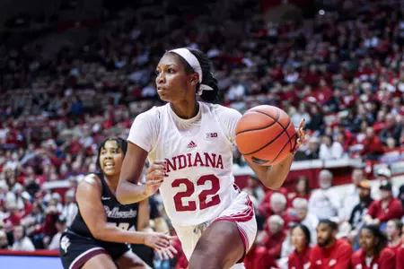 BLOOMINGTON, IN - December 15, 2024 - guard Chloe Moore-McNeil #22 of the Indiana Hoosiers during the game between the Bellarmine Knights and the Indiana Hoosiers at Simon Skjodt Assembly Hall in Bloomington, IN. Photo By Indiana Athletics