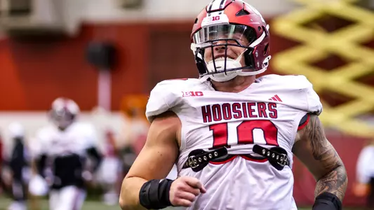 BLOOMINGTON, IN - April 04, 2024 - linebacker Aiden Fisher #10 of the Indiana Hoosiers during Spring Ball 7 at Memorial Stadium in Bloomington, IN. Photo By Andrew Mascharka/Indiana Athletics
