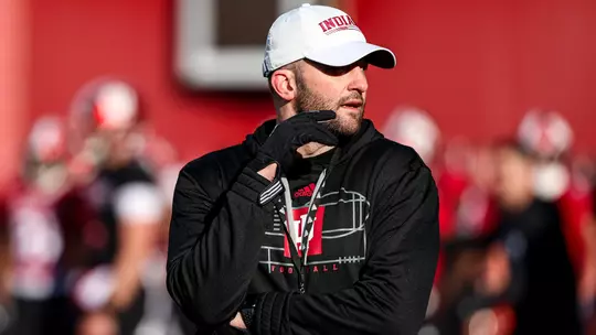 BLOOMINGTON, IN - March 26, 2024 - Indiana Hoosiers Offensive Coordinator and Wide Receivers Coach Mike Shanahan during practice at Memorial Stadium in Bloomington, IN. Photo By Andrew Mascharka/Indiana Athletics