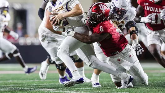BLOOMINGTON, IN - September 06, 2024 - defensive lineman Mikail Kamara #6 of the Indiana Hoosiers during the game between the Western Illinois Leathernecks and the Indiana Hoosiers at Memorial Stadium in Bloomington, Indiana. Photo By Trent Barnhart/Indiana Athletics