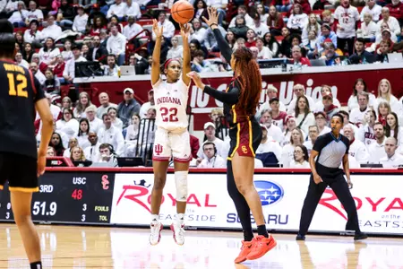 BLOOMINGTON, IN - January 19, 2024 - guard Chloe Moore-McNeil #22 of the Indiana Hoosiers during the game between the University of Southern California Trojans and the Indiana Hoosiers at Simon Skjodt Assembly Hall in Bloomington, IN. Photo By Indiana Athletics