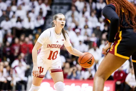 BLOOMINGTON, IN - January 19, 2024 - guard Shay Ciezki #10 of the Indiana Hoosiers during the game between the University of Southern California Trojans and the Indiana Hoosiers at Simon Skjodt Assembly Hall in Bloomington, IN. Photo By Indiana Athletics