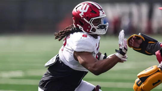 BLOOMINGTON, IN - March 29, 2025 - defensive lineman Mikail Kamara #6 of the Indiana Hoosiers during practice at Memorial Stadium in Bloomington, IN. Photo By Dani Meersman/Indiana Athletics