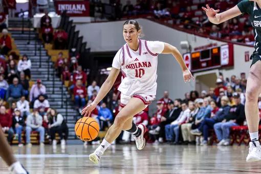 BLOOMINGTON, IN - January 01, 2026 - guard Shay Ciezki #10 of the Indiana Hoosiers during the game between the Michigan State Spartans and the Indiana Hoosiers at Simon Skjodt Assembly Hall in Bloomington, IN. Photo By Maddi Sponsel/Indiana Athletics