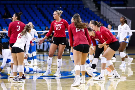 BLOOMINGTON, IN - October 05, 2025 - the Indiana Hoosiers Volleyball Team during the game between the Indiana Hoosiers and the UCLA Bruins at Pauley Pavillion in Los Angeles, California. Photo By Grace Urbanski/Indiana Athletics