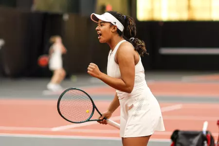 BLOOMINGTON, IN - March 15, 2026 - Hi’ilani Williams of the Indiana Hoosiers during the meet between the Minnesota Golden Gophers and the Indiana Hoosiers at IU Tennis Center in Bloomington, IN. Photo By Spencer Meyer/Indiana Athletics