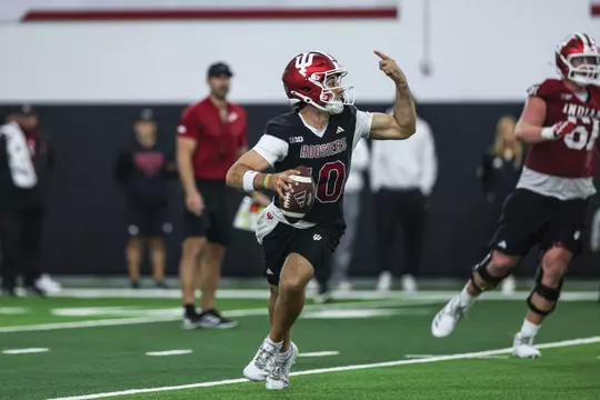 BLOOMINGTON, IN - March 26, 2026 - quarterback Josh Hoover #10 of the Indiana Hoosiers during spring practice at John Mellencamp Pavillion in Bloomington, IN. Photo By Dani Meersman/Indiana Athletics
