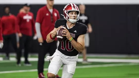 BLOOMINGTON, IN - April 04, 2026 - quarterback Josh Hoover #10 of the Indiana Hoosiers during practice at Mellencamp Pavillion in Bloomington, IN. Photo By Dani Meersman/Indiana Athletics