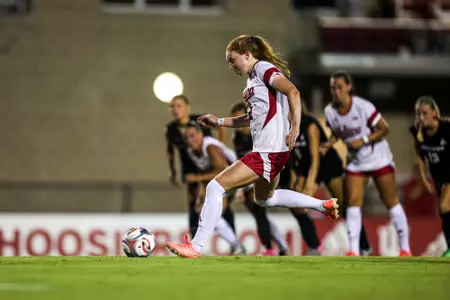 BLOOMINGTON, IN - August 21, 2026 - defender Piper Coffield #22 of the Indiana Hoosiers during the game between the Bellarmine Knights and the Indiana Hoosiers at Bill Armstrong Stadium in Bloomington, IN. Photo By Peter Davis/Indiana Athletics