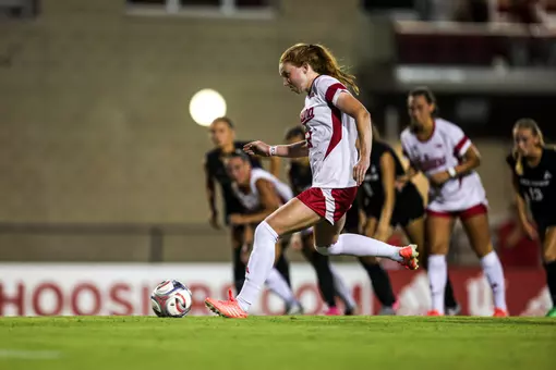 BLOOMINGTON, IN - August 21, 2026 - defender Piper Coffield #22 of the Indiana Hoosiers during the game between the Bellarmine Knights and the Indiana Hoosiers at Bill Armstrong Stadium in Bloomington, IN. Photo By Peter Davis/Indiana Athletics