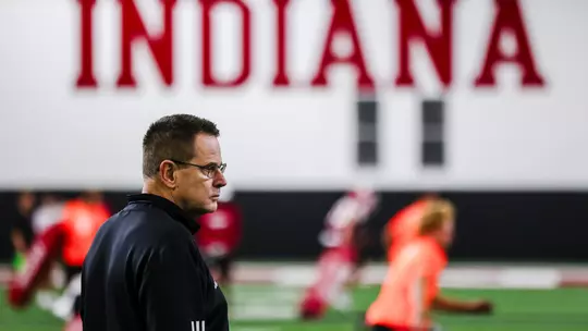 BLOOMINGTON, IN - August 10, 2026 - Indiana Hoosiers Head Coach Curt Cignetti during practice at Mellencamp Pavilion in Bloomington, IN. Photo By Luke Miller/Indiana Athletics