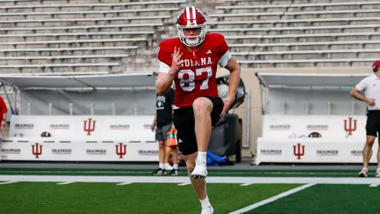 BLOOMINGTON, IN - August 11, 2026 - tight end PJ MacFarlane #87 of the Indiana Hoosiers during practice at Merchants Bank Field at Memorial Stadium in Bloomington, IN. Photo By Dani Meersman/Indiana Athletics