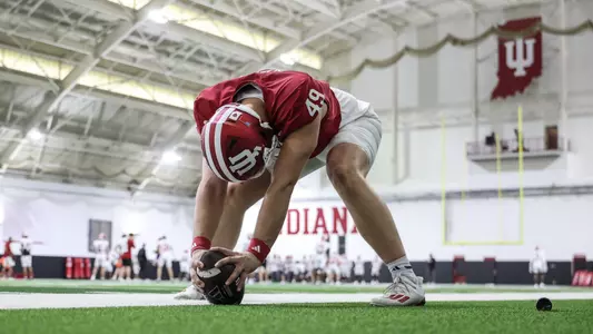 BLOOMINGTON, IN - April 16, 2026 - long snapper Drew Clausen #49 of the Indiana Hoosiers during practice at Mellencamp Pavilion in Bloomington, IN. Photo By Dani Meersman/Indiana Athletics