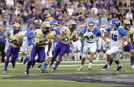 2013JMUFB-CCSU-18.jpg