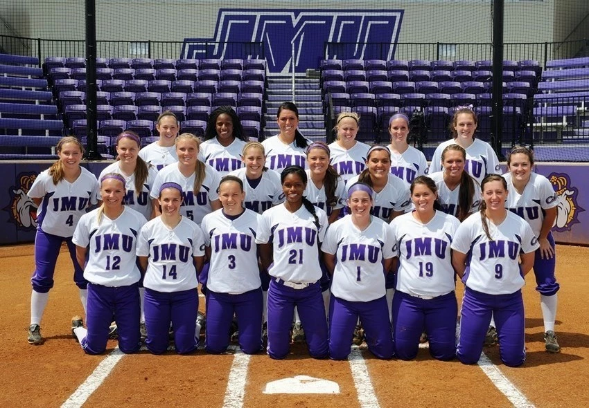 2011 Softball Team Photo