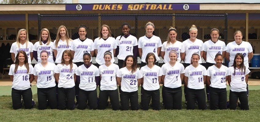 2009 Softball Team Photo