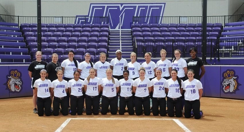 2010 Softball Team Photo