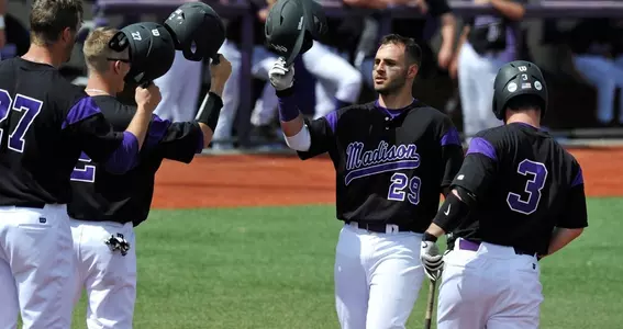 baseball_team_hofstra_051015