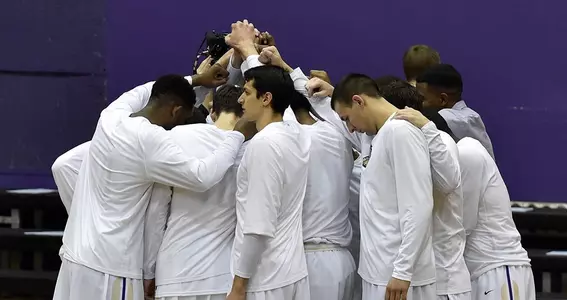 basketball_team_huddle