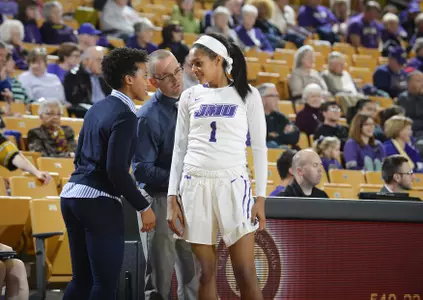 1718WBB-Kamiah_Smalls**