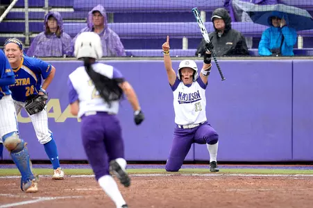 Maddy Moran vs. Hofstra