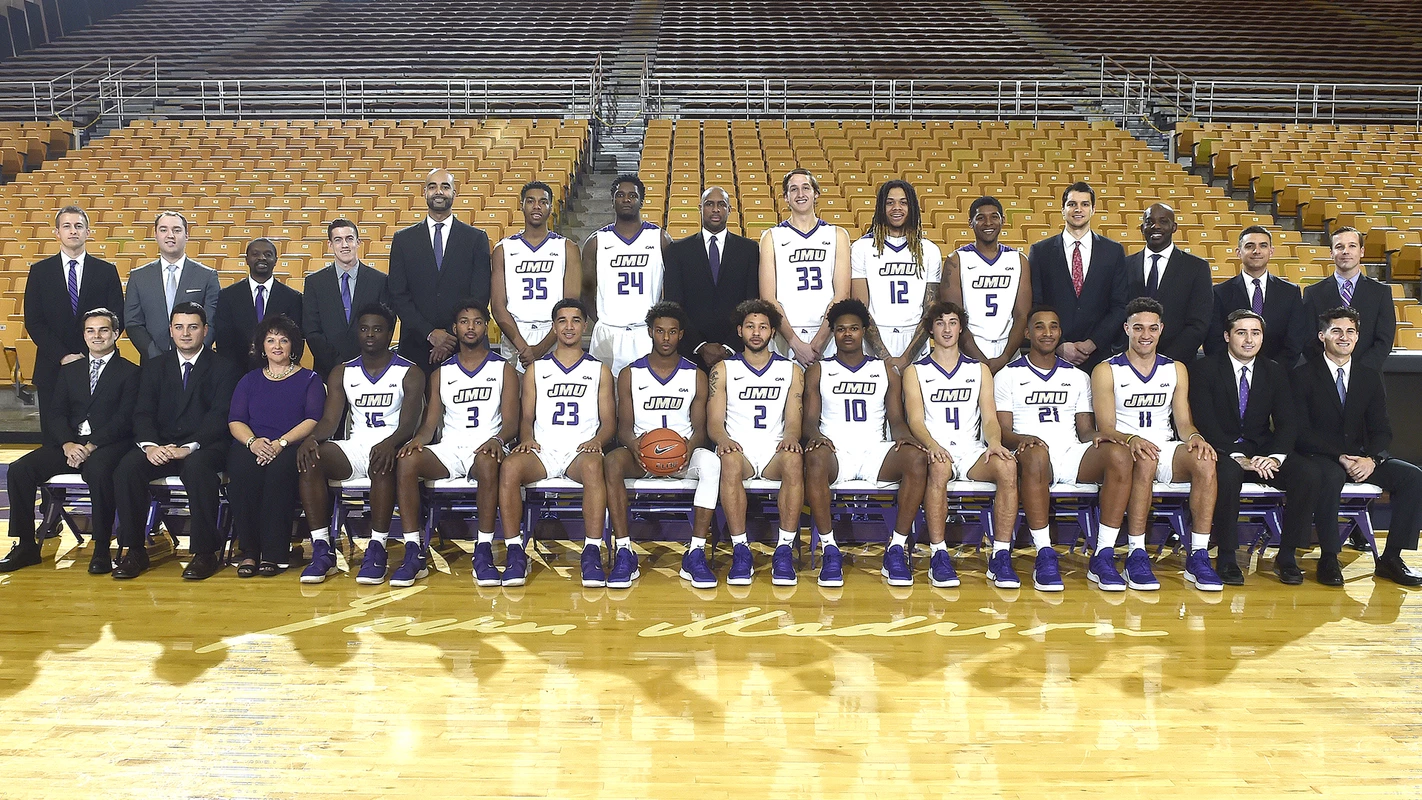 2018-19 Mens Basketball Team